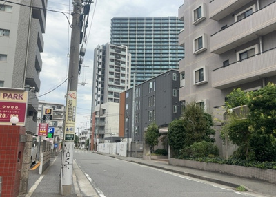 【展望】 | スターハイツ相模大野駅前 | 眺望の良さを楽しめるダイニングキッチンで家族団らんの時間を過ごしてはいかがでしょうか。バルコニーから見える景色を家族で眺める時間は、時間が経つのを忘れてしまいそうですね。是非、現地を見に行きましょう！