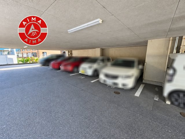JGMヴェルデ唐の原駅前の駐車場|敷地内の駐車場です。