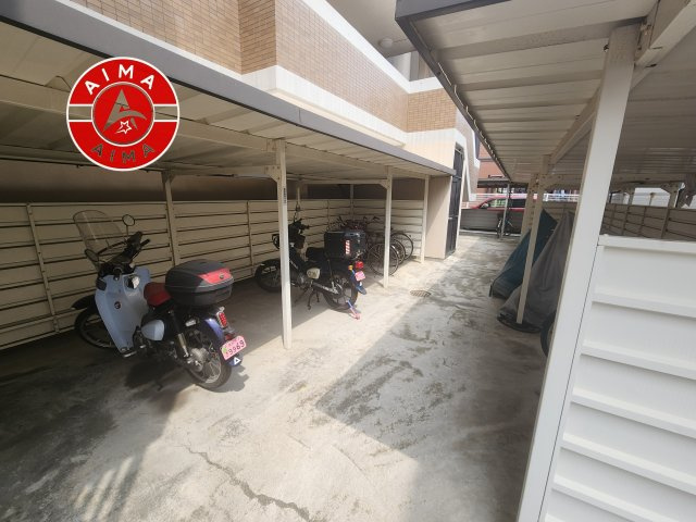 JGMヴェルデ唐の原駅前の駐輪場|屋根付きの駐輪場なので雨の日でも安心です。