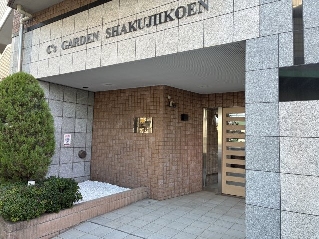 シーズガーデン石神井公園のエントランス|ゆとりのあるエントランスです