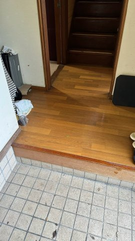 静かな路地奥の住まい～神奈川県藤沢市藤が岡２丁目～の居間・リビング|こちらのリビングで趣味の時間をお楽しみください