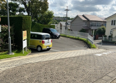 【駐輪場】 | 鶴川２丁目団地　１５－１号棟 | マンションの駐輪場は、事前に空きがあるか確認を取ると安心です。せっかく入居したのに駐輪スペースがない！なんてことになったら大変ですよね。そこで、内見時や購入前にはまず事前に確認しておくと良いでしょう。