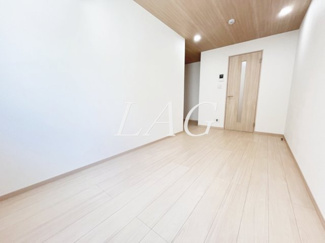 【居間・リビング】 | メゾンヴェルテ | 洋室のお部屋です。