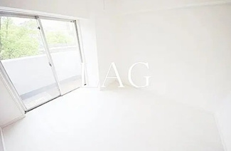 【居間・リビング】 | ライジングプレイス綾瀬三番館 | 洋室のお部屋です。