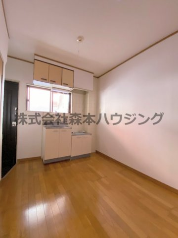 【居間・リビング】 | 　カトレアハイツ門真 | 明るい居間です