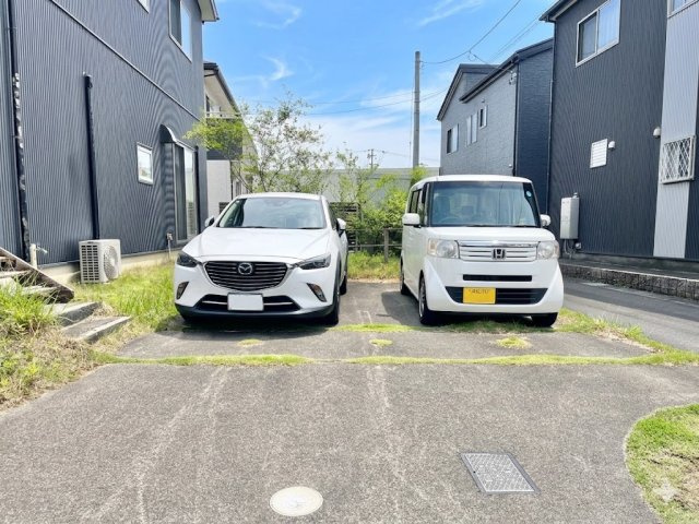 浜松市浜名区尾野の駐車場|縦並列で４台駐車可能！！（車種による）