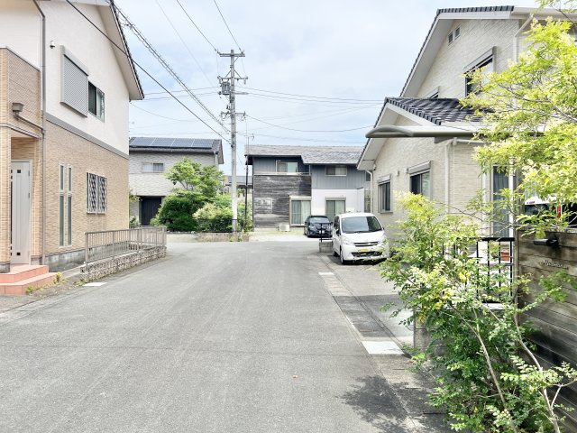 浜松市浜名区尾野の前面道路含む現地写真|北側を向いて撮影しました。