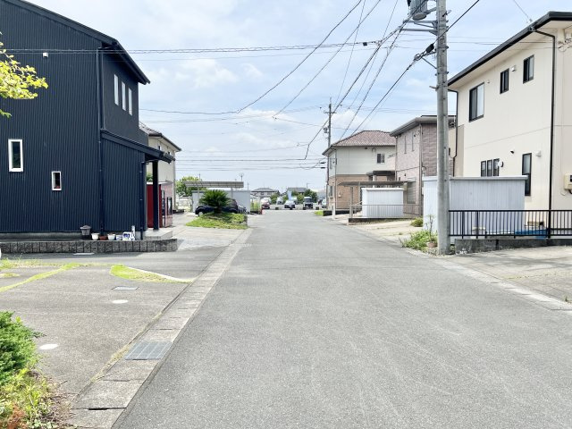 浜松市浜名区尾野の前面道路含む現地写真|南側を向いて撮影しました！！