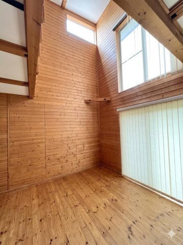 浜松市浜名区尾野の居間・リビング|リビング上部は吹抜けがあり、開放感があります。