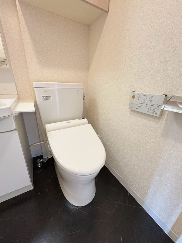 カーサヴェント南千住のトイレ
