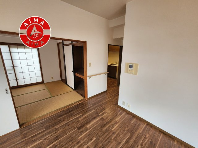 ヒューマンズ新宮駅前のダイニング|お食事も、くつろぎの時間も。光と風が抜けるのびやかな設計。