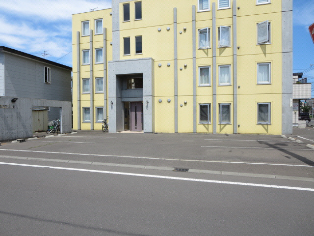 ペラッツィ暁の駐車場