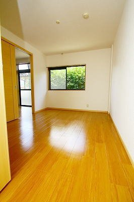 レジデンスＭＳの内装|明るい色調の室内です