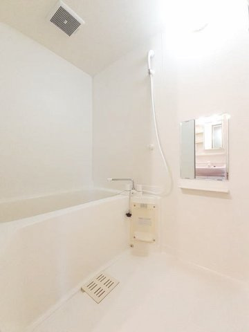 光シャトーの浴室|ゆったり過ごせるお風呂です