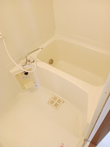 光シャトーの浴室|きれいなお風呂です