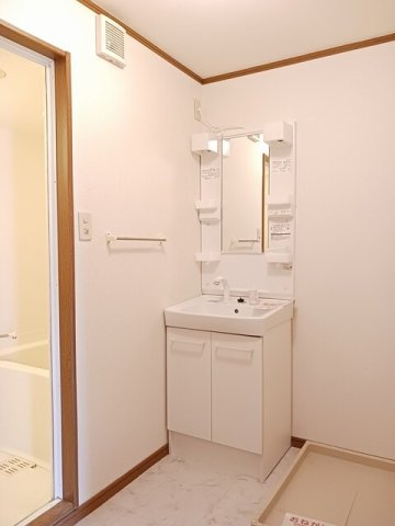 光シャトーの洗面所|忙しい朝には欠かせない洗面所です