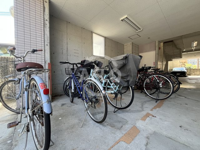 サンイースト江坂の設備|駐輪場