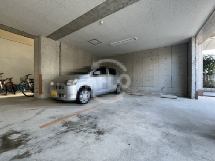 サンイースト江坂の駐車場|駐車場