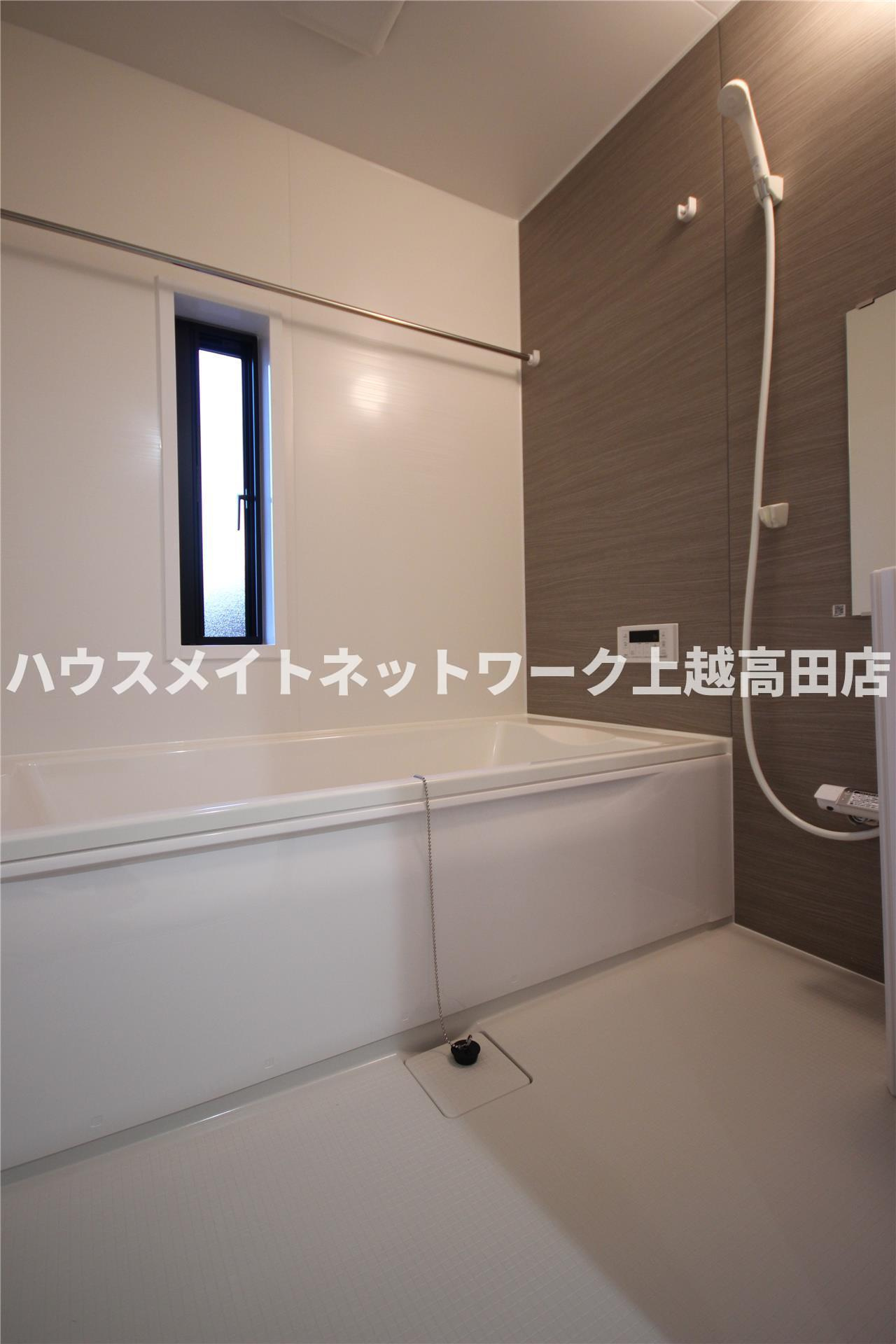 ユーソニアン上越・御殿山Ａの浴室|追焚機能付（参考同型タイプの室内写真）