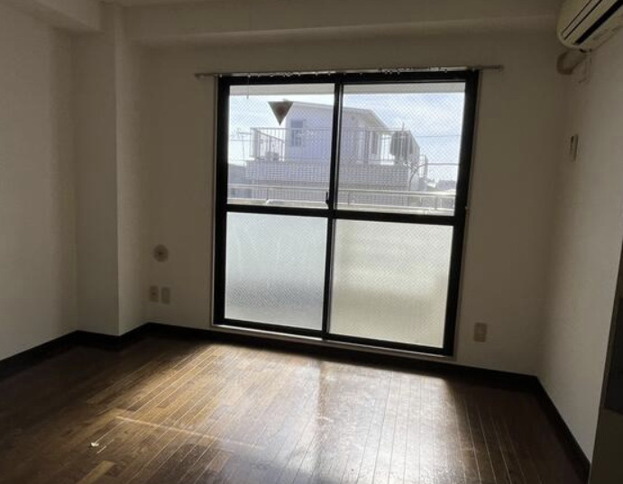 坂本マンションの居間・リビング