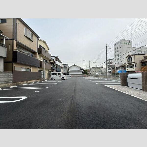 ヴェルドミールの駐車場