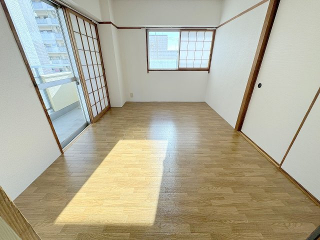 マンション新の洋室