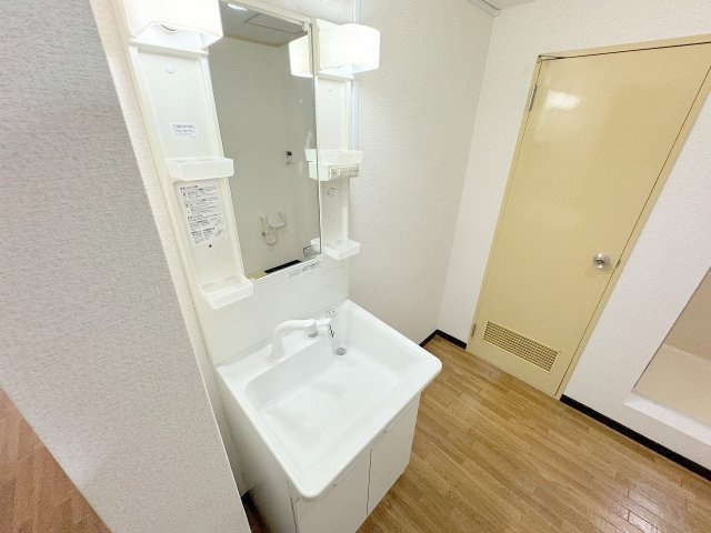 マンション新の洗面所