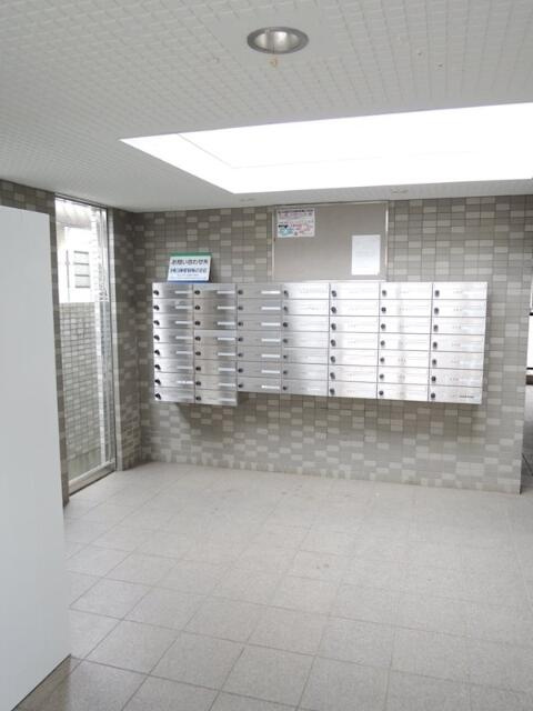 イーストパーク胡録台のロビー