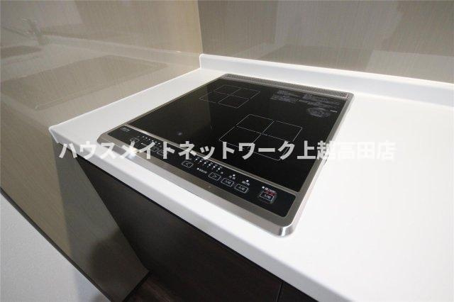 ユーソニアン上越・御殿山Ａの設備|ＩＨクッキングヒーター２口（参考同型タイプの室内写真）