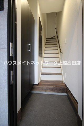 ユーソニアン上越・御殿山Ａの玄関|玄関（参考同型タイプの室内写真）