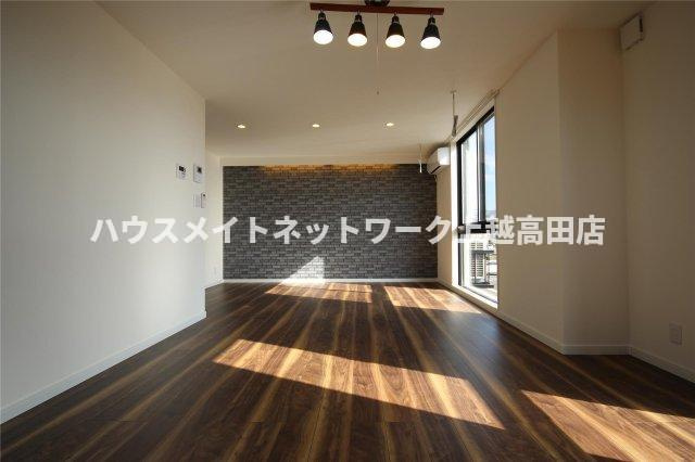 ユーソニアン上越・御殿山Ａの内装|ＬＤＫ18.2帖（参考同型タイプの室内写真）