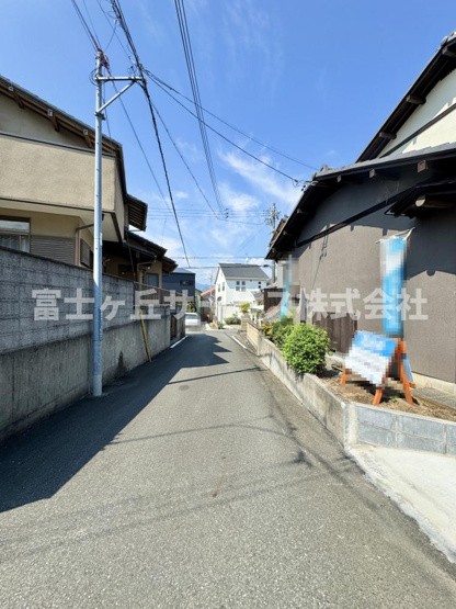 【前面道路含む現地写真】 | 静岡市清水区草薙杉道3丁目 中古戸建て | 前面道路含む現地写真です