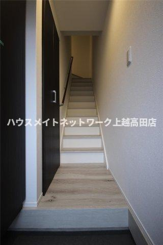ユーソニアン上越・御殿山Ａの玄関|玄関（参考同型タイプの室内写真）
