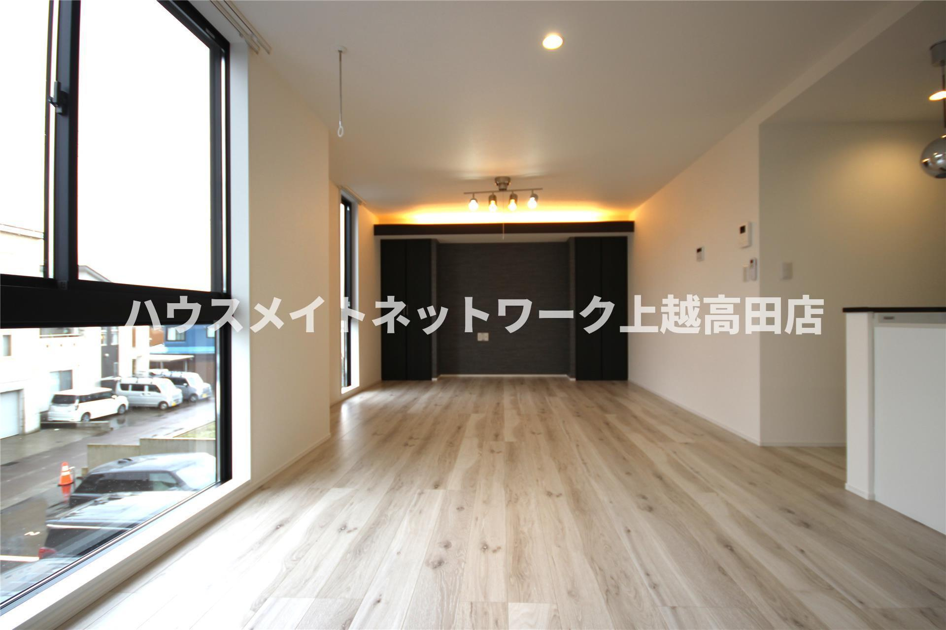 ユーソニアン上越・御殿山Ａの居間・リビング|ＬＤＫ19.0帖（参考同型タイプの室内写真）