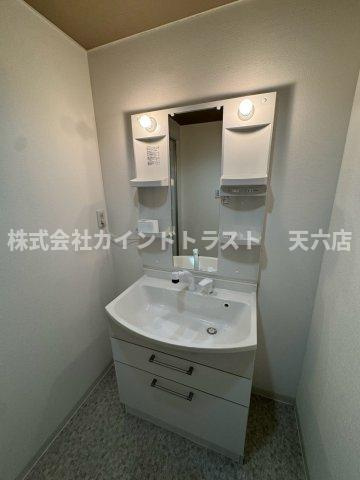 グランドピュア90の洗面所|脱衣スペースもあります