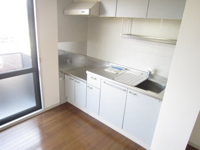 ひたちなか市大字高場のアパートのキッチン|キッチンの写真です。