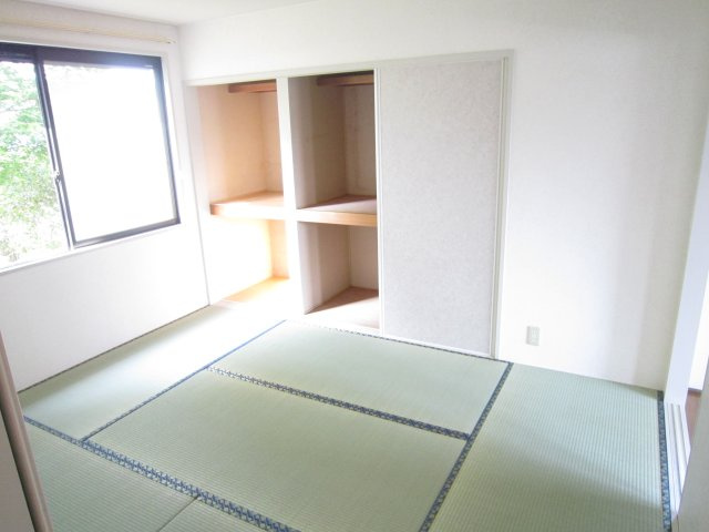 ひたちなか市大字高場のアパートの和室|内観写真です。