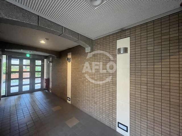 新大阪ファミール西館のロビー|ロビー