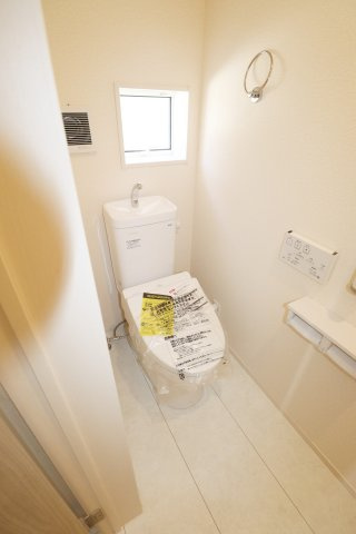 郡山市安積町笹川字中ノ渡戸　　　　１号棟　　　安積第3小学校、安積第2中学区のトイレ