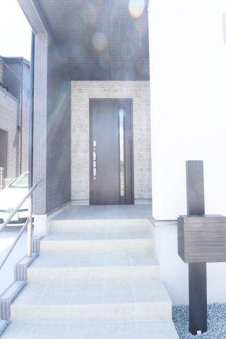 郡山市安積町笹川字中ノ渡戸　　　　１号棟　　　安積第3小学校、安積第2中学区の玄関