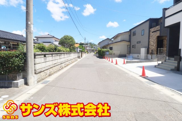郡山市安積町笹川字中ノ渡戸　　　　１号棟　　　安積第3小学校、安積第2中学区の外観|北側前面道路