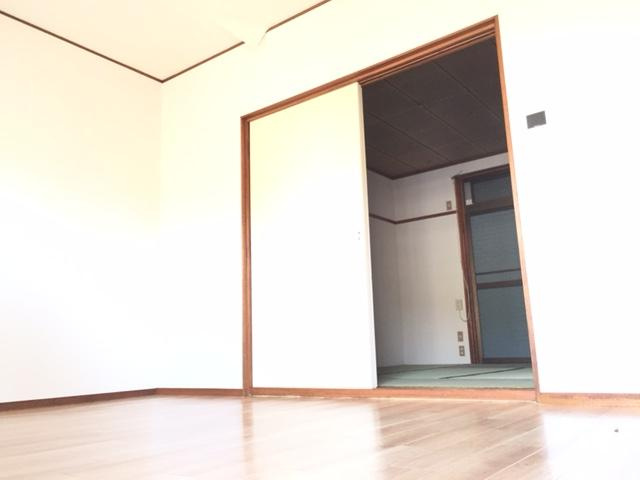 第２コーポマツマル１０２の洋室|別部屋参考に和室の入口です。