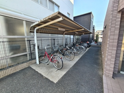 屋根付き駐輪場