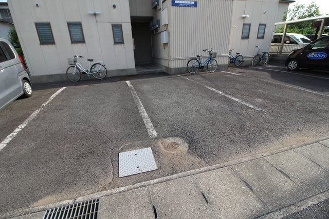 メゾン大友の駐車場