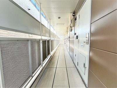 【その他】 | レオパレスシンフォニー | 屋根付き廊下で雨の日も安心です！