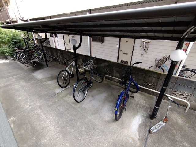 レオパレス英のその他|駐輪場　原付＆自転車のみ駐輪可能