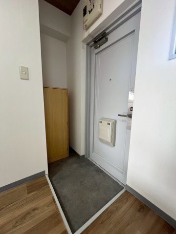 マンションヒバリの玄関|シューズボックスがあり玄関を綺麗に保てます！