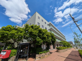 横浜市青葉区役所まで230m