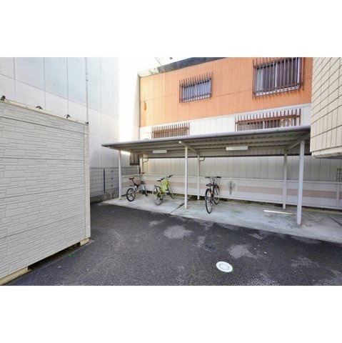 岐阜市若宮町８丁目のアパートのその他|駐輪場