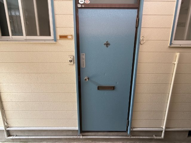 コーポカトレアの玄関